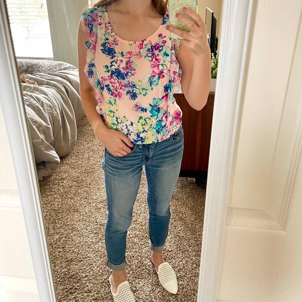 Candie’s Floral Ruffle Top - Picture 2 of 8